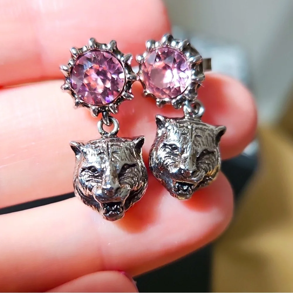NEW✨$650 GUCCI Pink Crystal Stud Silver Tone FELINE TIGER CAT Dangle EARRINGS - Picture 7 of 11